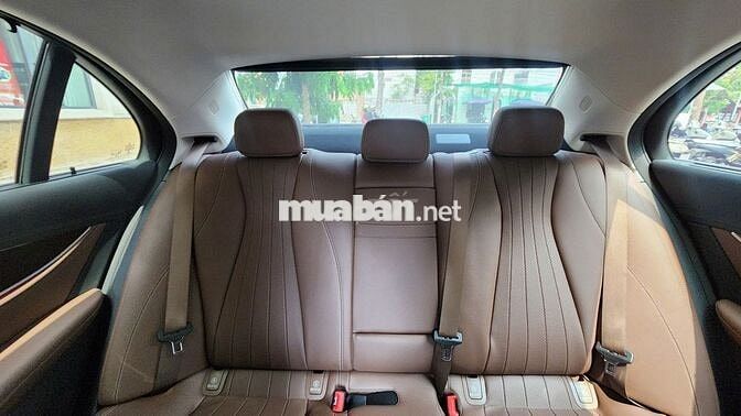 Gia đình cần bán E200 model 2023 đi 28.000 km