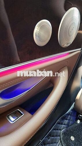 Gia đình cần bán E200 model 2023 đi 28.000 km