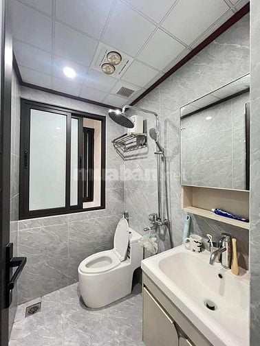 Bán nhà Nguyễn Ngọc Nại DT: 50m mặt tiền 4,1m, 6,5 tầng thang máy