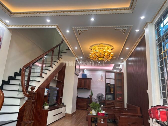 CHÍNH CHỦ BÁN NHÀ 4 TẦNG tại TT Chúc Sơn (phường Chương Mỹ), nhà mới, 