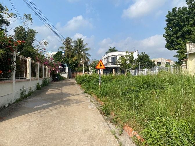 Bán lô đất thổ cư 2 mặt tiền ngay UBND P.Định Hòa giá chỉ 1,450 tỷ