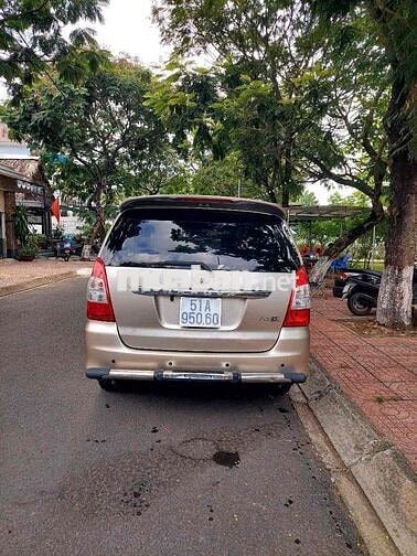 Toyota Innova 2012 E - 12345 km