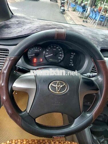 Toyota Innova 2012 E - 12345 km