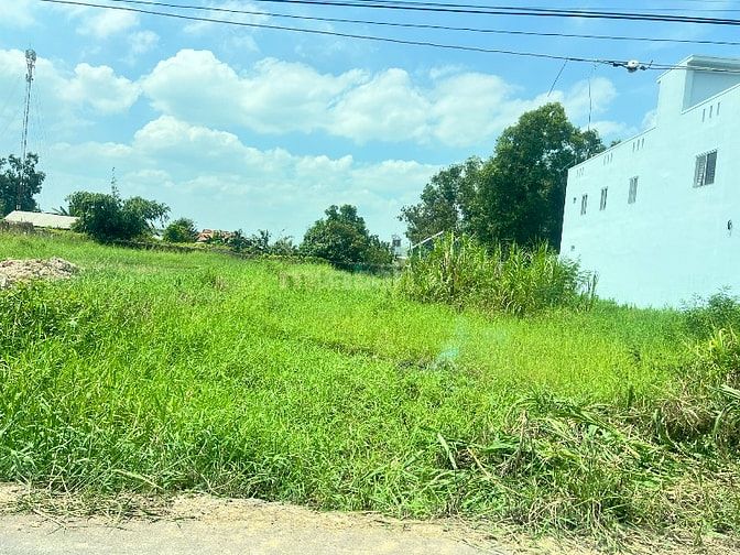 Chính chủ bán đất . Cách Vinhoms Hậu Nghĩa 200m