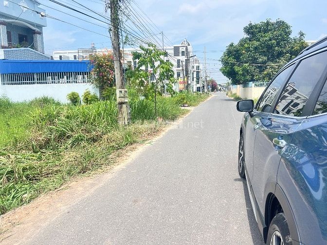 Chính chủ bán đất . Cách Vinhoms Hậu Nghĩa 200m