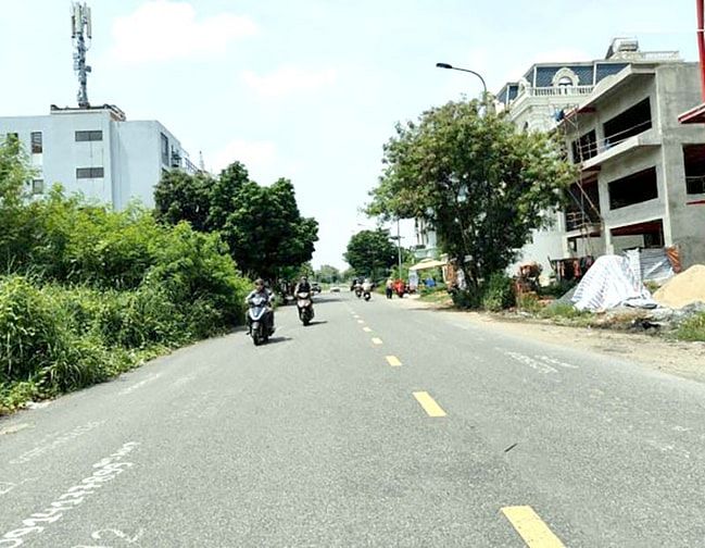 Bán đất Huy Hoang MT Đặng Như Mai Thủ Đức, đường 20m, 2 lô 10x20m, sổ