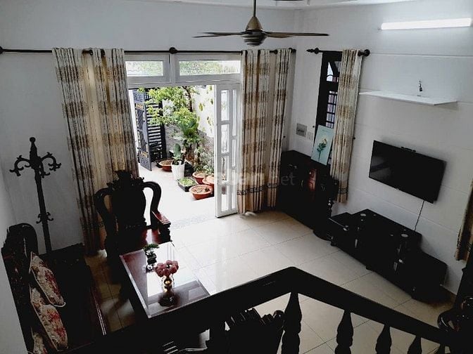 Cho thuê nhà Q7 có sân vườn đường Huỳnh Tấn Phát
