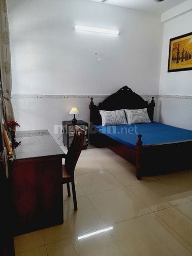 Cho thuê nhà Q7 có sân vườn đường Huỳnh Tấn Phát