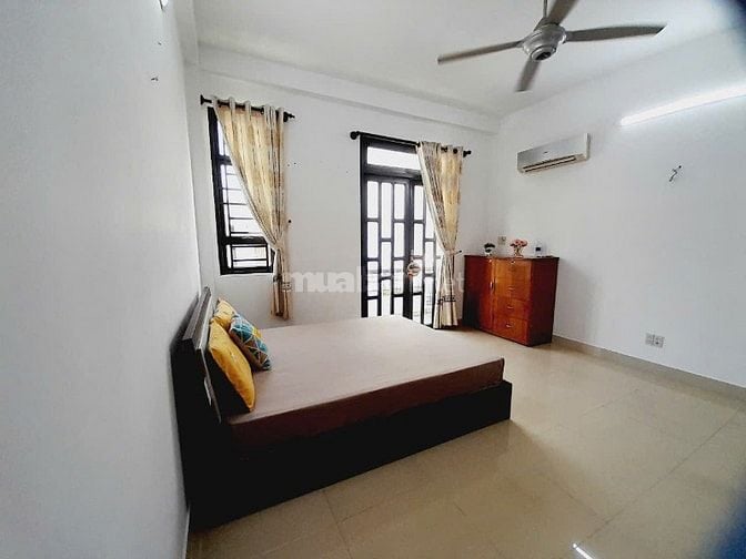 Cho thuê nhà Q7 có sân vườn đường Huỳnh Tấn Phát