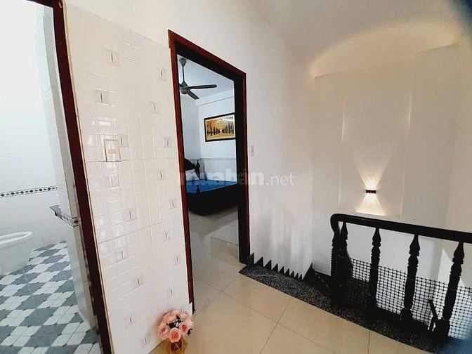 Cho thuê nhà Q7 có sân vườn đường Huỳnh Tấn Phát