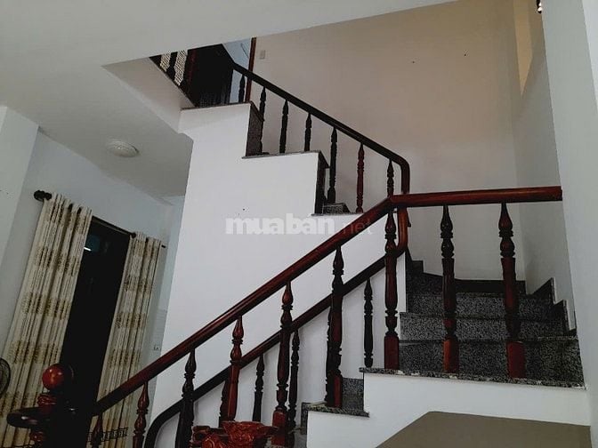Cho thuê nhà Q7 có sân vườn đường Huỳnh Tấn Phát