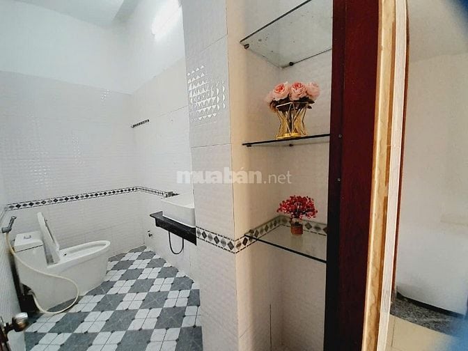 Cho thuê nhà Q7 có sân vườn đường Huỳnh Tấn Phát