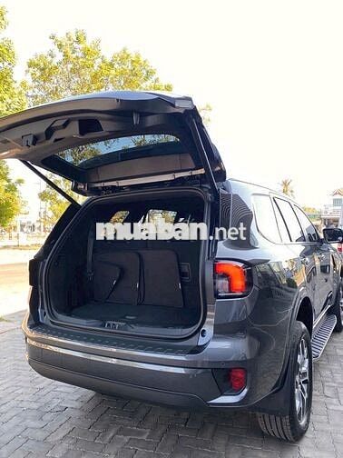 Ford Everest 2024 Titanium 2.0L 4x2 AT - 6500 km