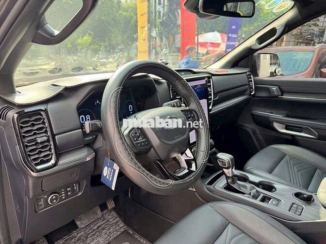 Ford Everest 2024 Titanium 2.0L 4x2 AT - 6500 km