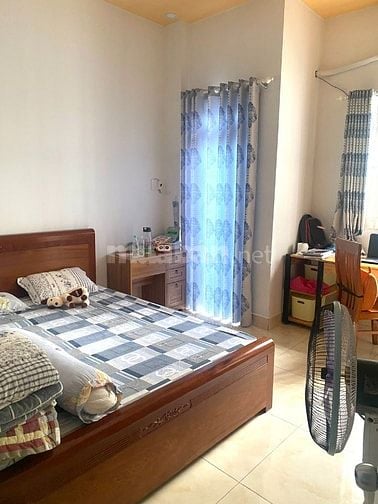 Bán nhà 2 tầng - Hẻm xe hơi 7 chỗ - Gần chợ, giáo xứ Lạc Quang