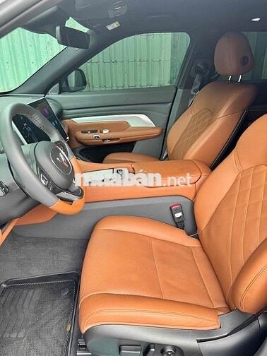 VinFast VF9 2024 - Trắng