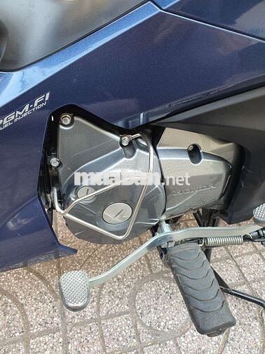 Can ban xe future 125cc xanh den .moi 95%