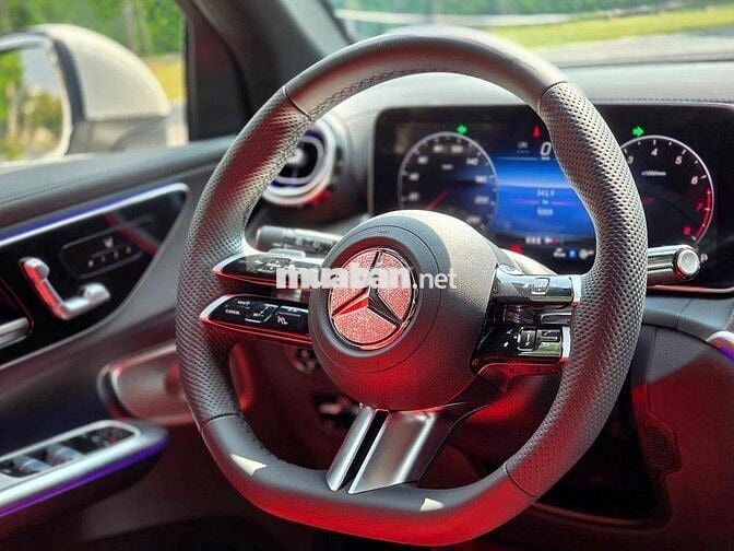 Mercedes GLC 300 4Matic 2024 siêu lướt 6.000km