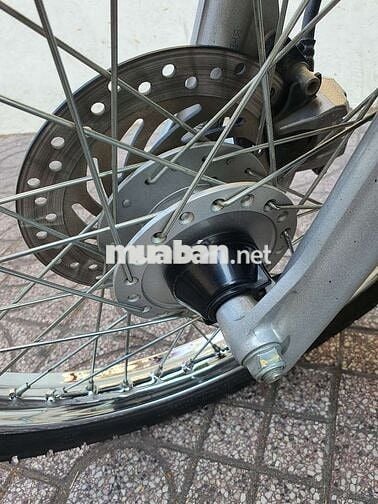 Can ban xe future 125cc xanh den .moi 95%