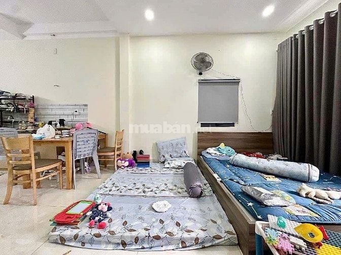 Bán gấp nhà 244 Nguyễn Trường Tộ, Tân Thành, Tân Phú, 4 lầu 5PN