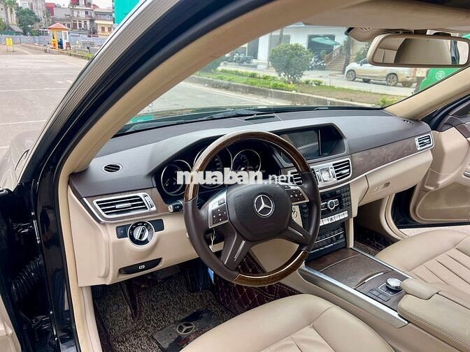 Mercedes Benz E Class 2014 E200 - 105000 km