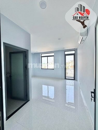 Nhà 5x19 3 lầu 6pn 7wc 8 máy lạnh , gần Hoà Bình, Đầm Sen