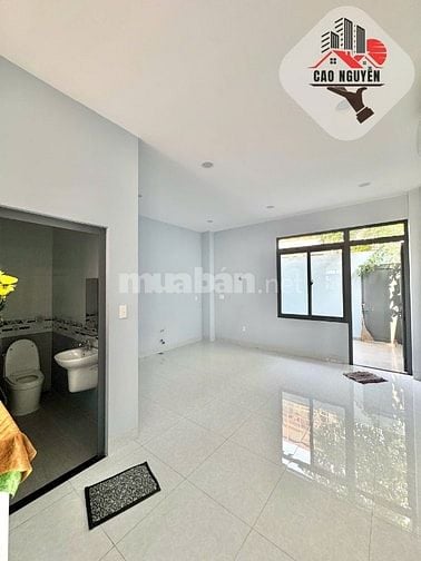 Nhà 5x19 3 lầu 6pn 7wc 8 máy lạnh , gần Hoà Bình, Đầm Sen