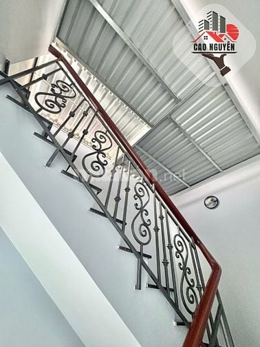 Nhà 5x19 3 lầu 6pn 7wc 8 máy lạnh , gần Hoà Bình, Đầm Sen