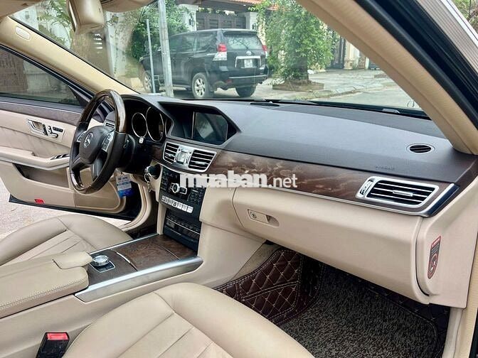 Mercedes Benz E Class 2014 E200 - 105000 km