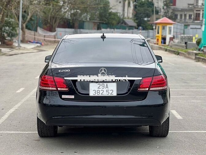 Mercedes Benz E Class 2014 E200 - 105000 km