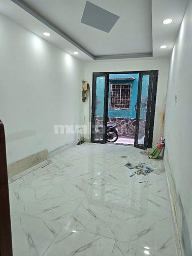 Nhà mới Ng Trãi-Tr Bình Trọng 3Tầng,khu dân trí gần trường học B Viện 