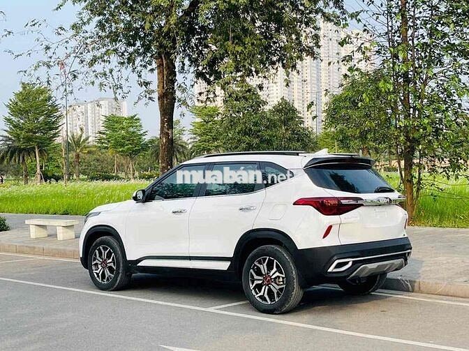 Kia Seltos 2023 Premium 1.4 AT - 13000 km