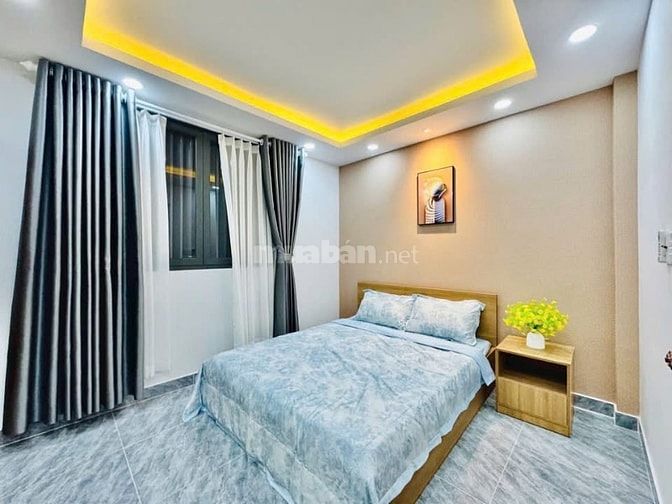 Kẹt tiền cần bán gấp căn nhà ở đường Nhật Tảo, phường 9, quận 10, giá 