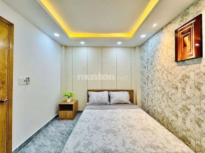Kẹt tiền cần bán gấp căn nhà ở đường Nhật Tảo, phường 9, quận 10, giá 