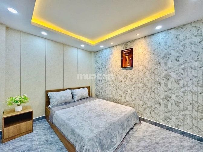 Kẹt tiền cần bán gấp căn nhà ở đường Nhật Tảo, phường 9, quận 10, giá 