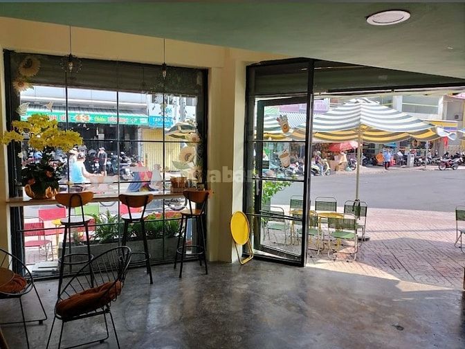 Cho thuê mặt bằng kinh doanh tự do, căn góc 2mt Trần Quốc Toản-Quận 3