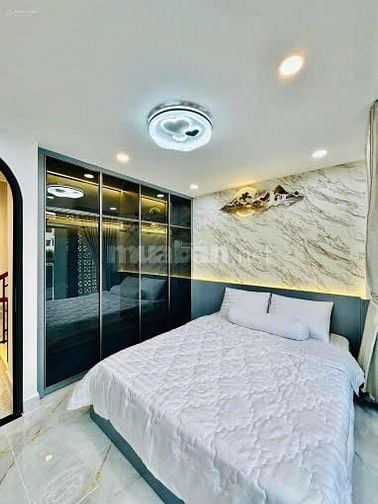 Bán Gấp Căn Nhà chính chủ Đường Đội Cung p11 q11. 2,350tỷ|40m2