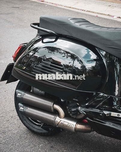 Vespa GTS 300 HPE style bé gấu, nhiều đồ chơi