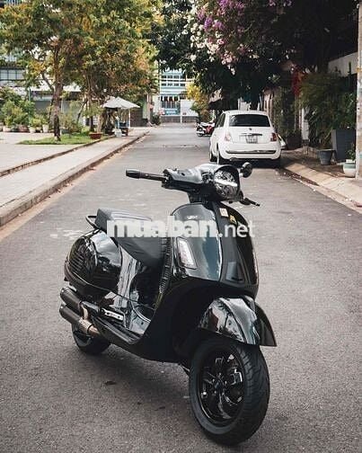 Vespa GTS 300 HPE style bé gấu, nhiều đồ chơi