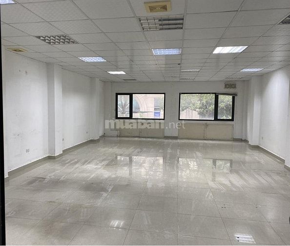 Cho thuê mặt phố LÝ THƯỜNG KIỆT 110m2 x3T, mặt tiền 6.8m vị trí vàng