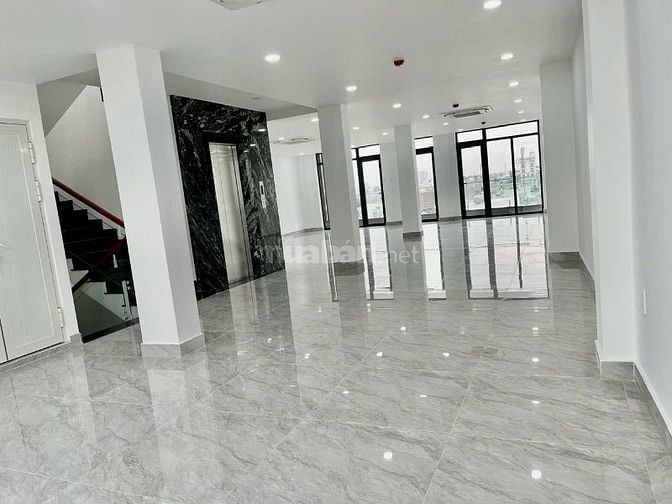 Chính Chủ Bán Toà Nhà  Văn Phòng Mới Xây Cao Cấp 1200 m2. Mặt tiền lớn