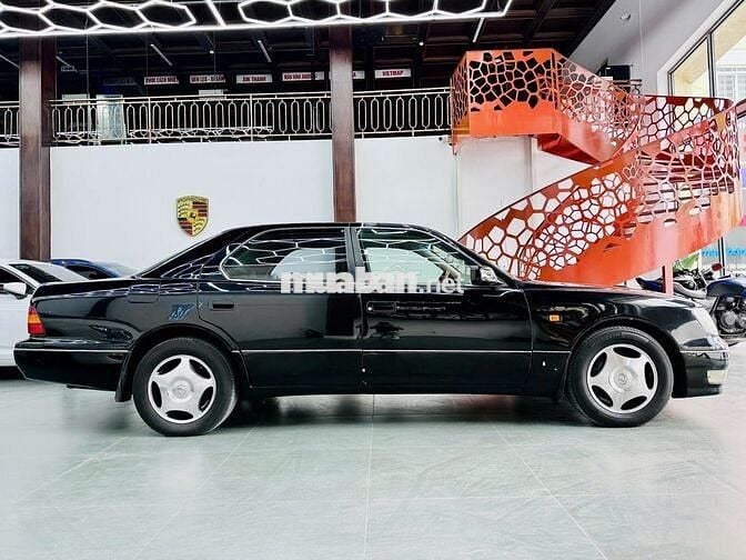 Lexus LS 1998  - 80000 km