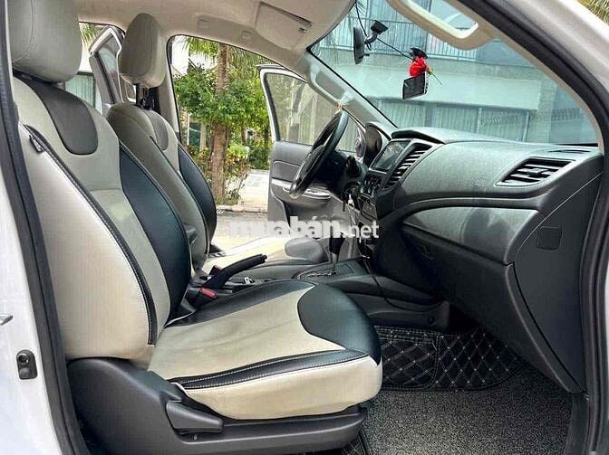 Mitsubishi Triton 2.4L 4x2 AT MIVEC sản xuất 2022