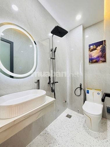 Đi nước ngoài định cư bán gấp nhà ở đường An Bình, phường 5, quận 5, g