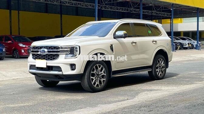 Ford Everest Titanium Xe 7 Chỗ Gia Đình Chuẩn Đẹp