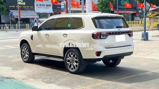 Ford Everest Titanium Xe 7 Chỗ Gia Đình Chuẩn Đẹp