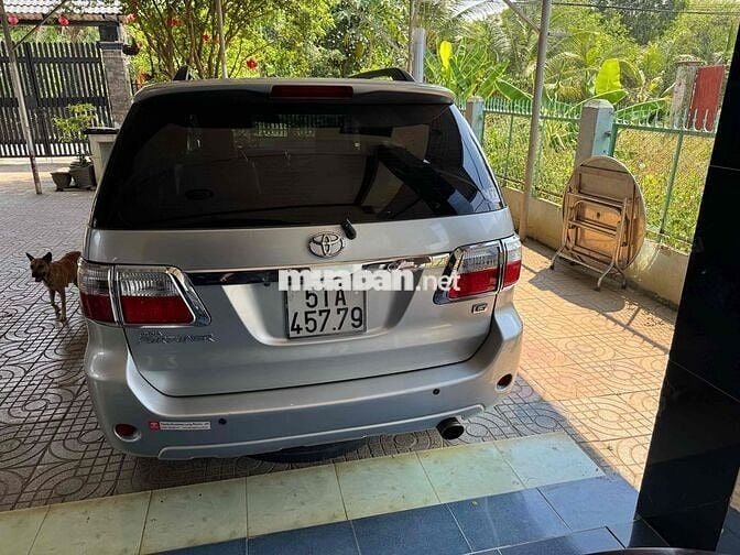 Toyota Fortuner 2009 2.5G - 100000 km