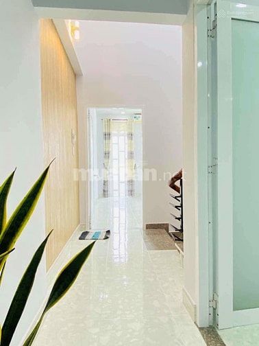Nhà ngang 4,5 đường Đoàn Như Hài, Q4. Thông Hoàng Diệu, Giá 2,370 tỷ