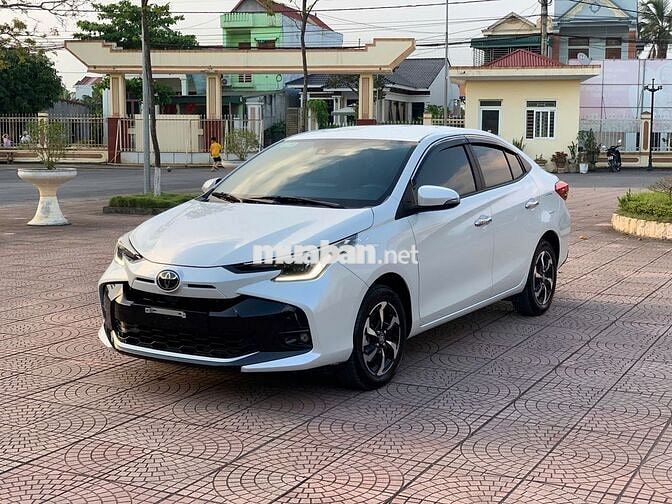 Toyota Vios 2024 G - 11000 km màu trắng ngọc trai
