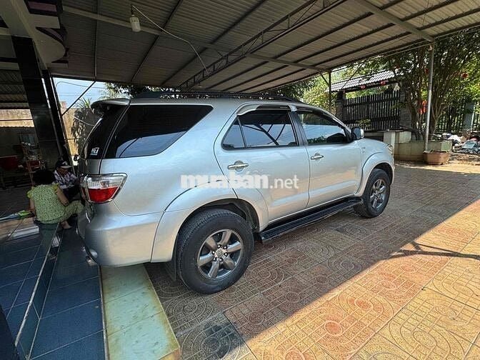 Toyota Fortuner 2009 2.5G - 100000 km